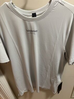 Lightweight Knit Workout Short Sleeve Shirt